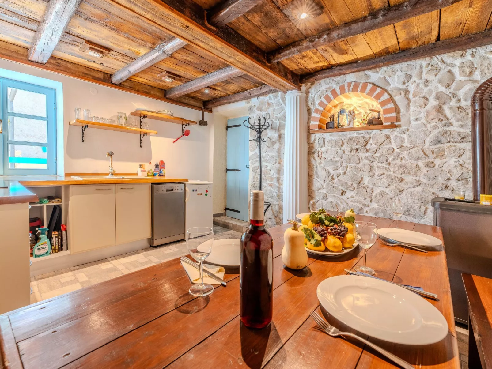 Heritage Stone House -T.A Leut Agency-Binnen