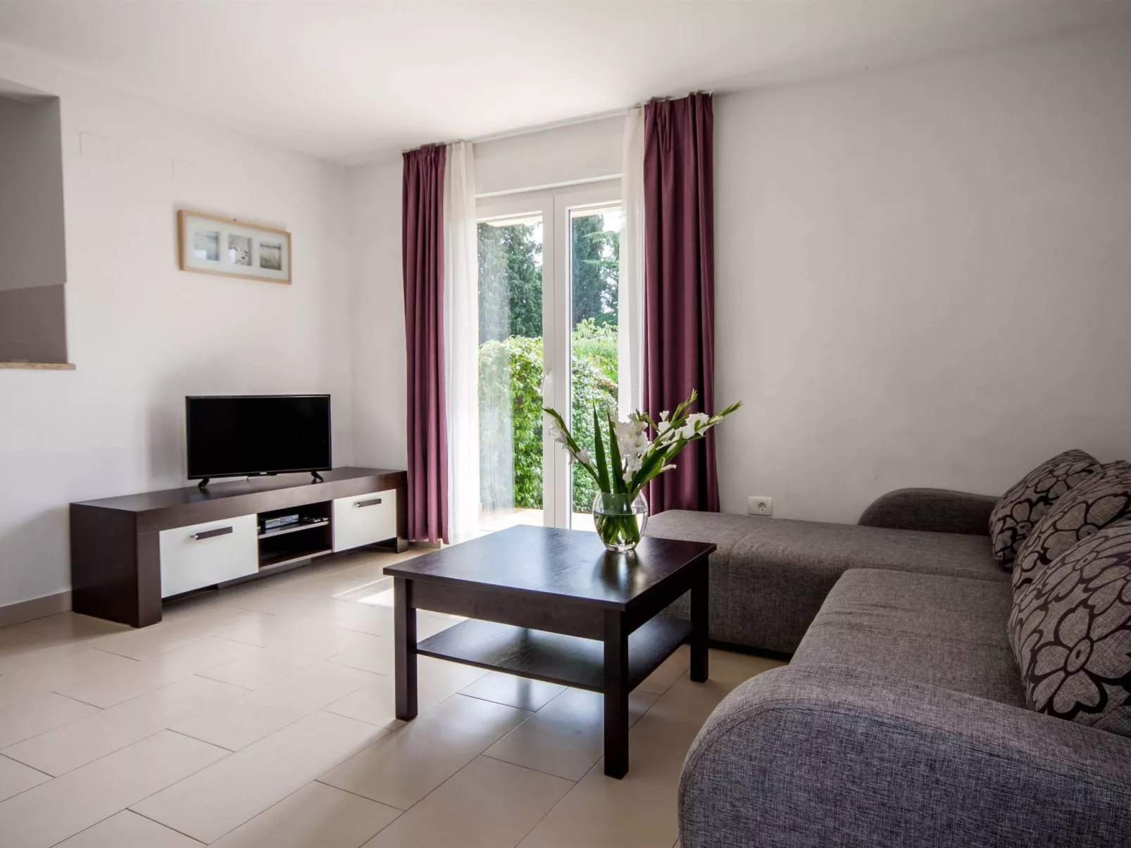 Mit privatem Garten und Terrasse