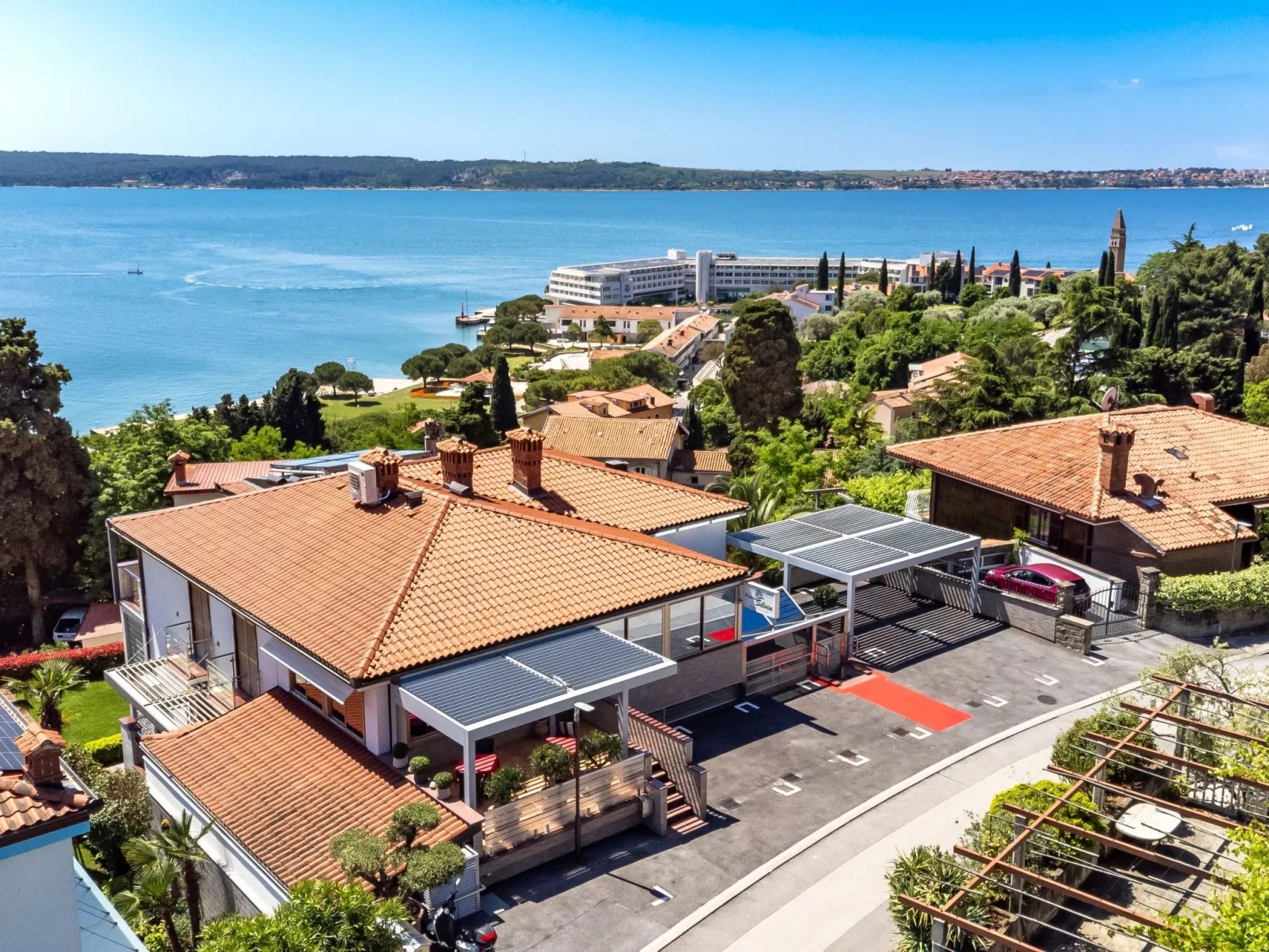 Appartement Silvia mit Terrasse und Meerblick-Buiten