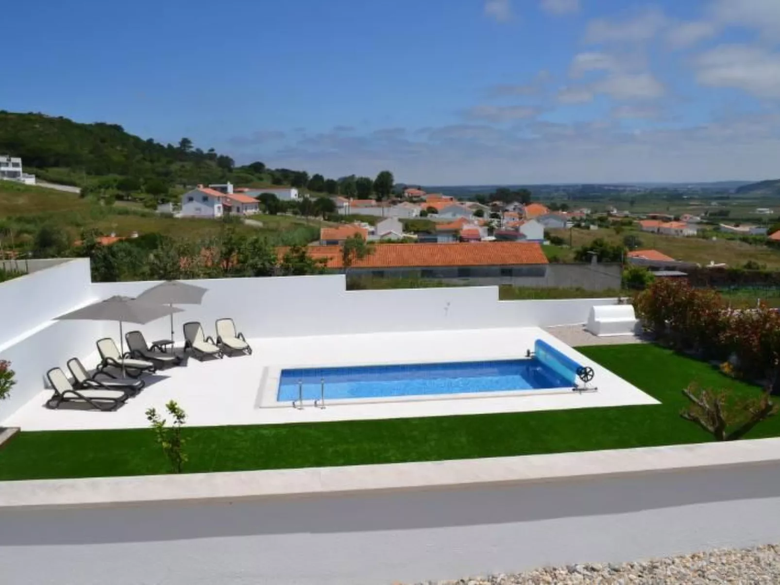 Neue moderne Villa mit privatem Pool