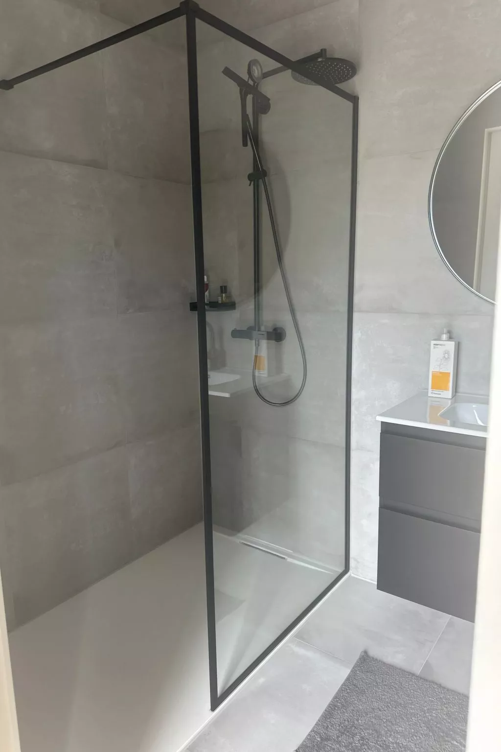 Kleines neues sauberes Appartement