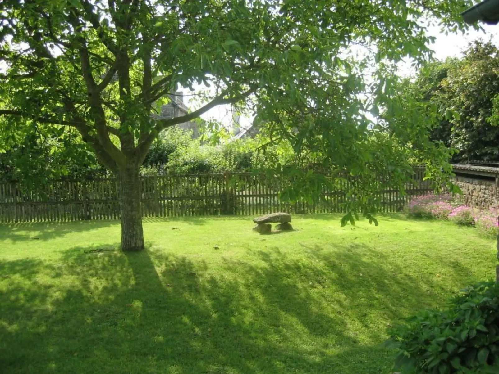 "Le Roseraie"-Image-tags.info