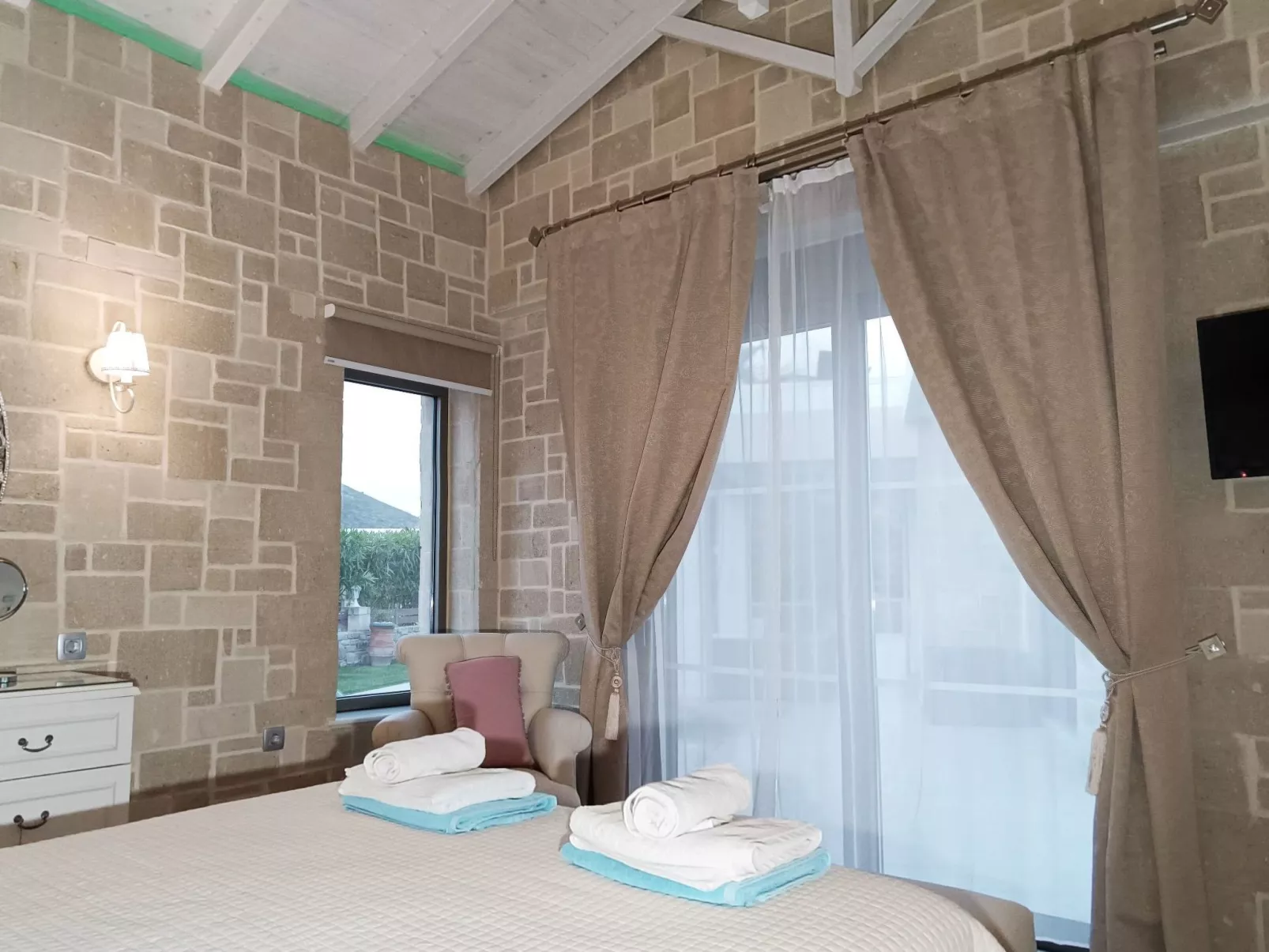 In Mithimna mit Privatem Pool-Binnen