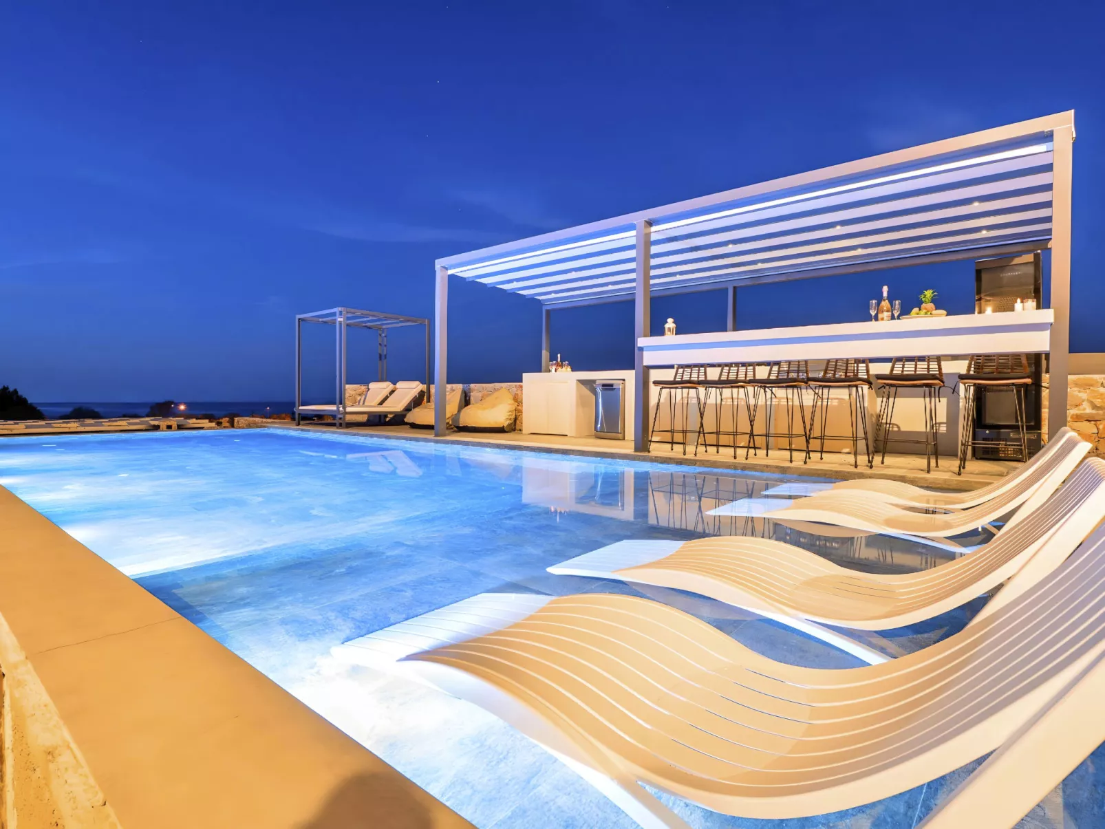 Grey Grand Villa Privater Pool