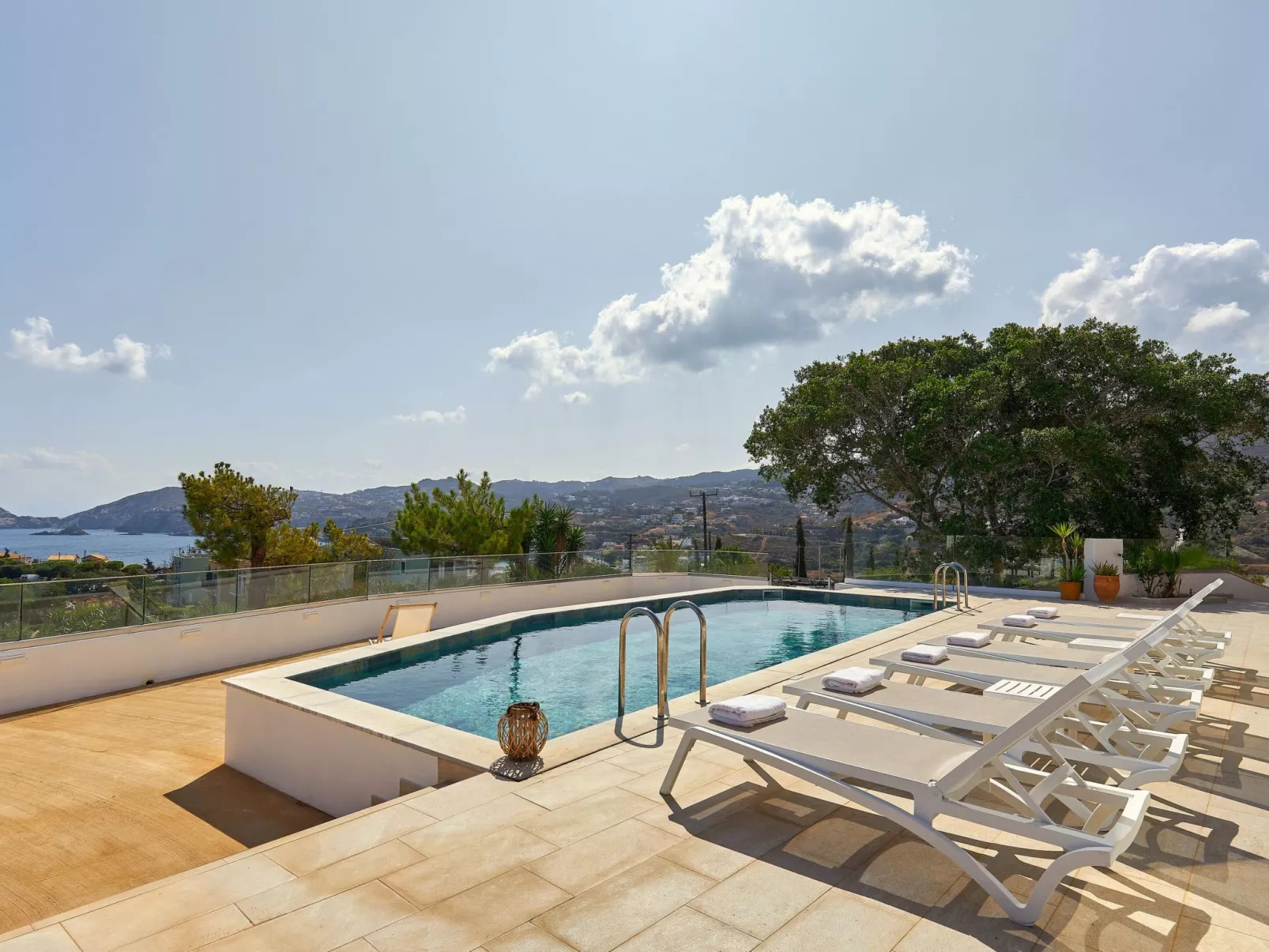 Villa Elena mit privatem beheiztem Schwimmbad-Buiten