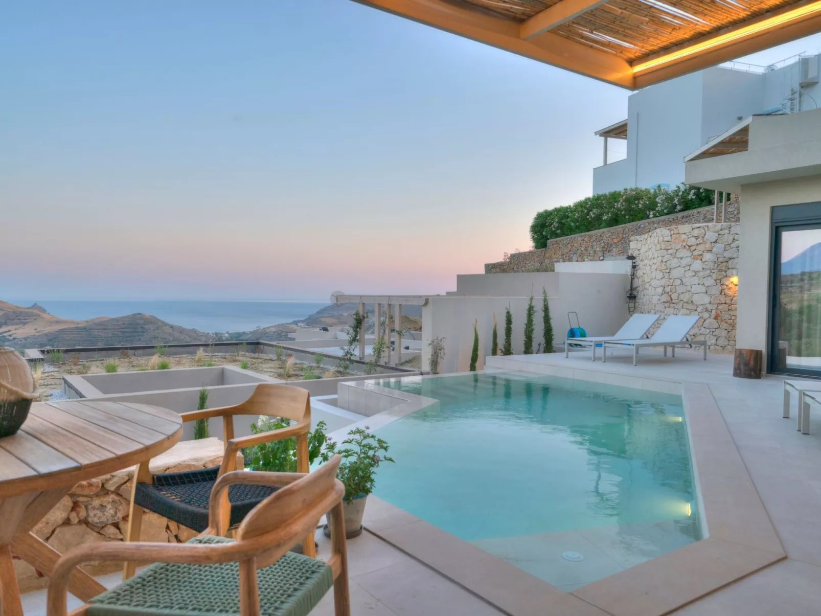 "Serenity" mit eigenem Pool-Buiten