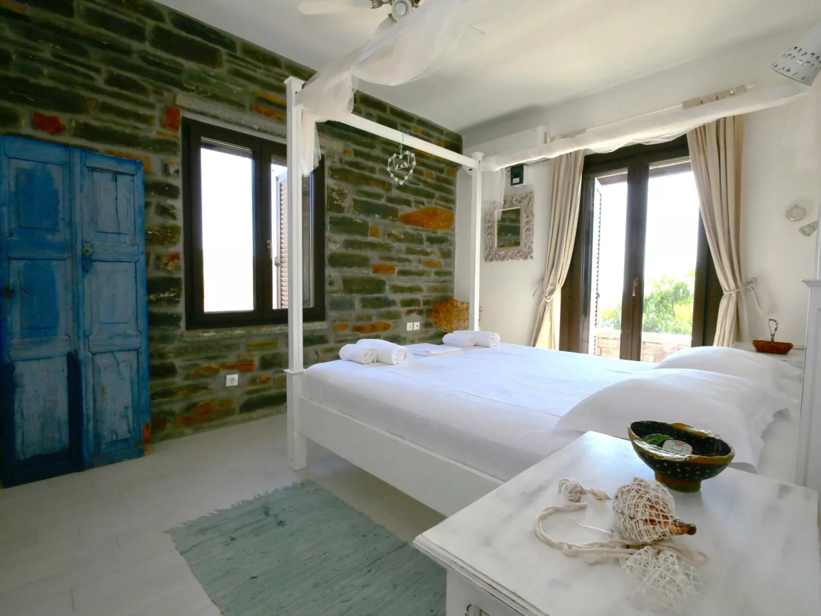 Luxuriöse, private Villa mit Meerblick, abgelegener Strand-Binnen