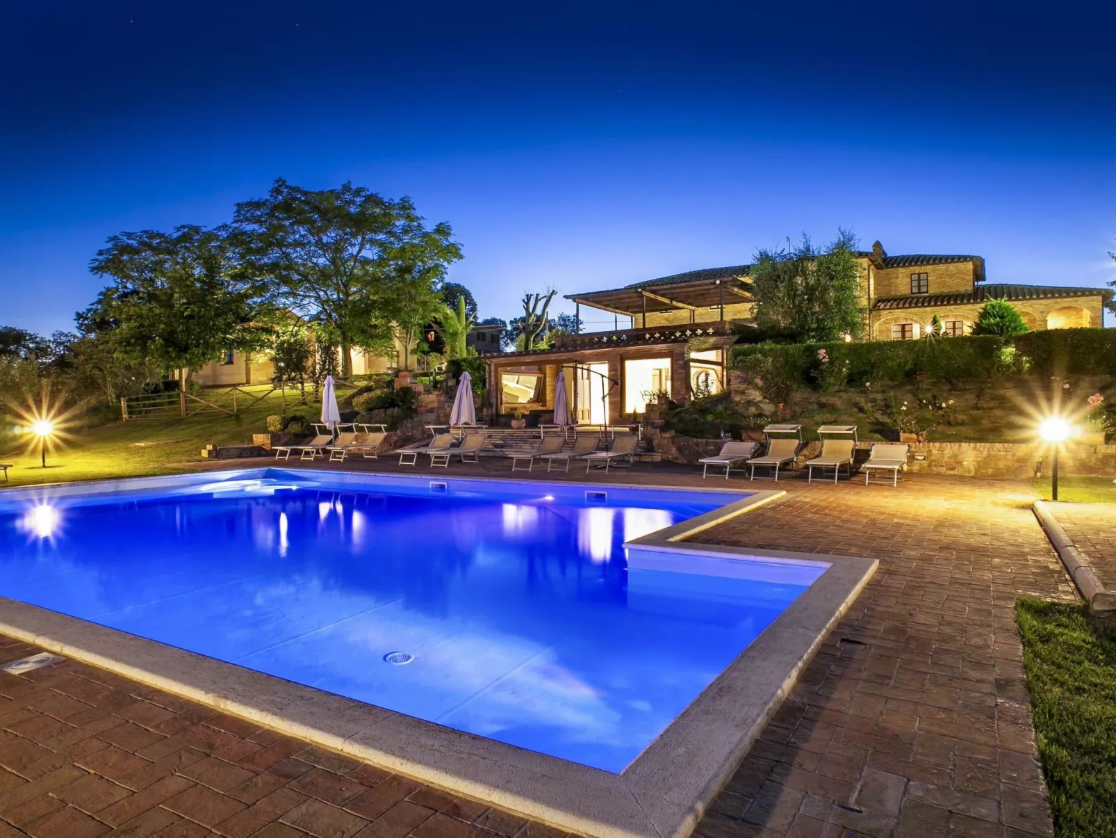 Belvedere B4' Wohnung mit Gemeinschaftspool-Buiten