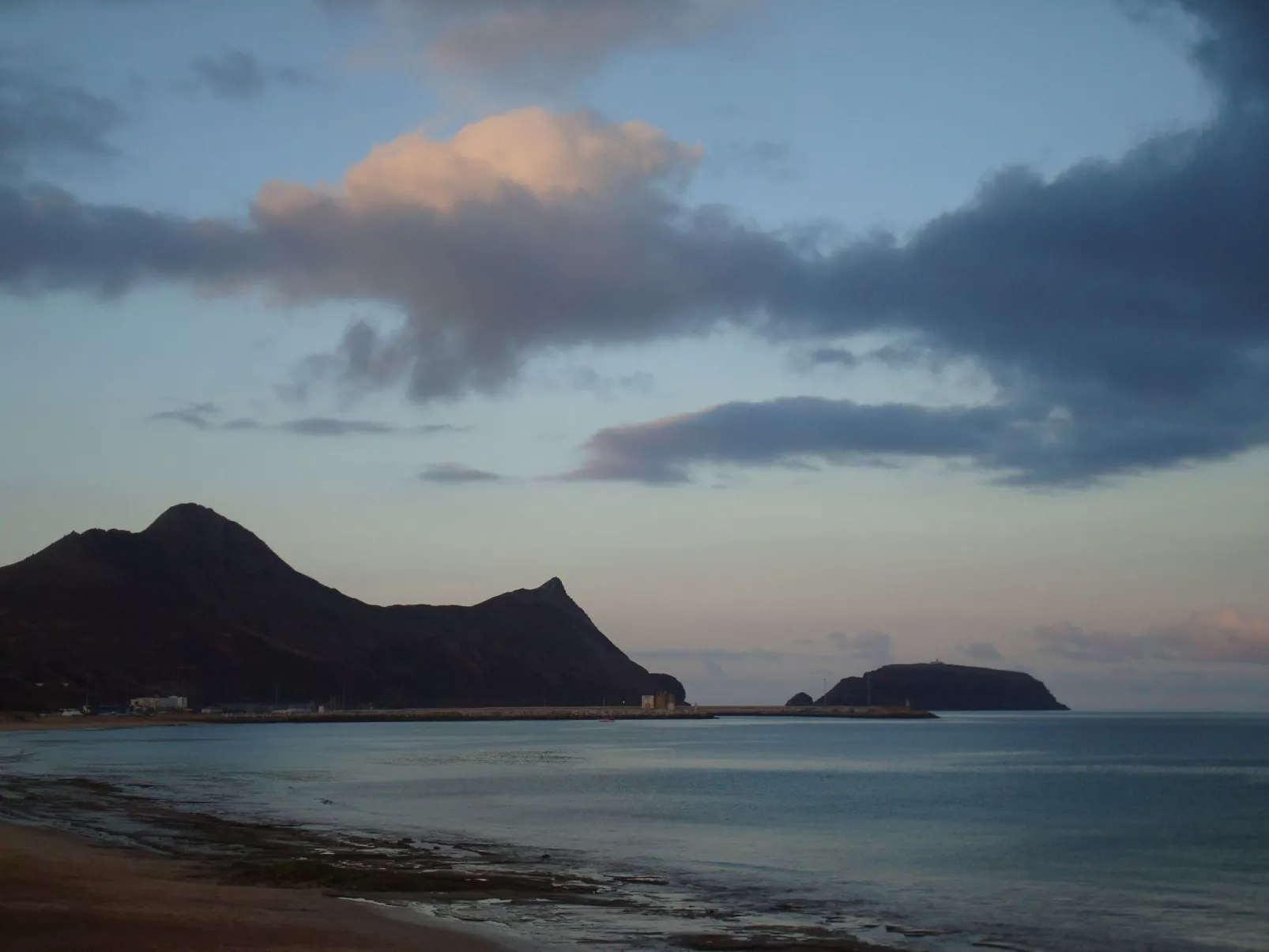 "Ines" mit Terrasse-Buiten