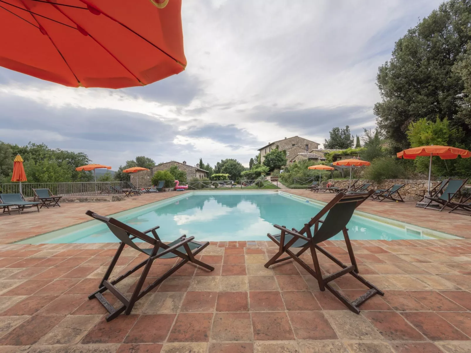 Mascie Capinera-Buiten