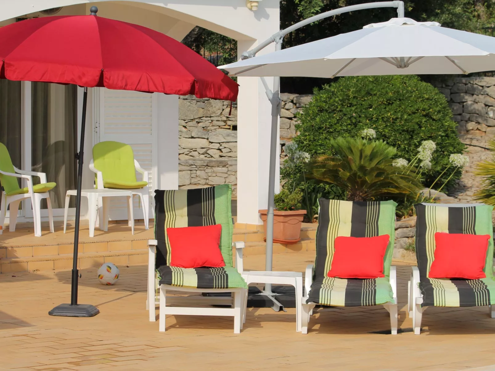 Ferienvilla mit Blick auf das Wasser-Buiten