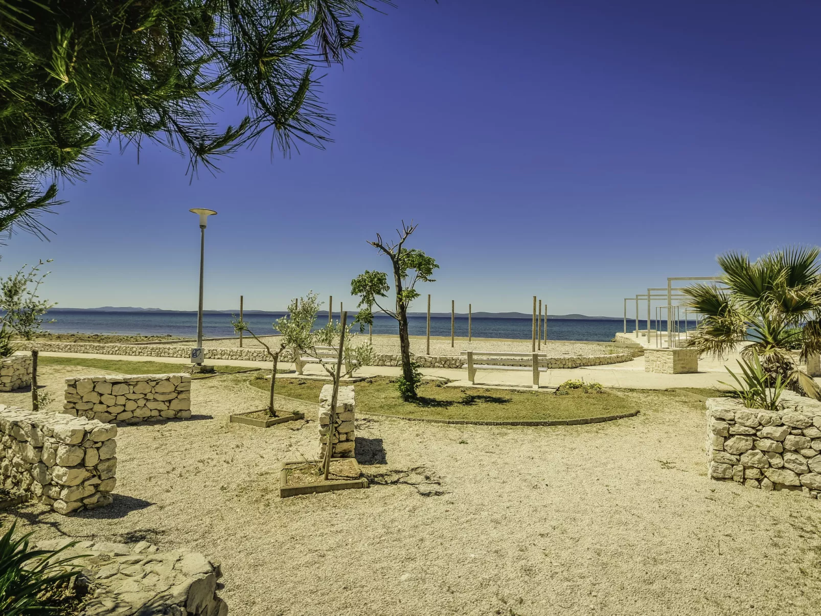 Komfortable Wohnung in der Nähe des Sandstrandes-Omgeving