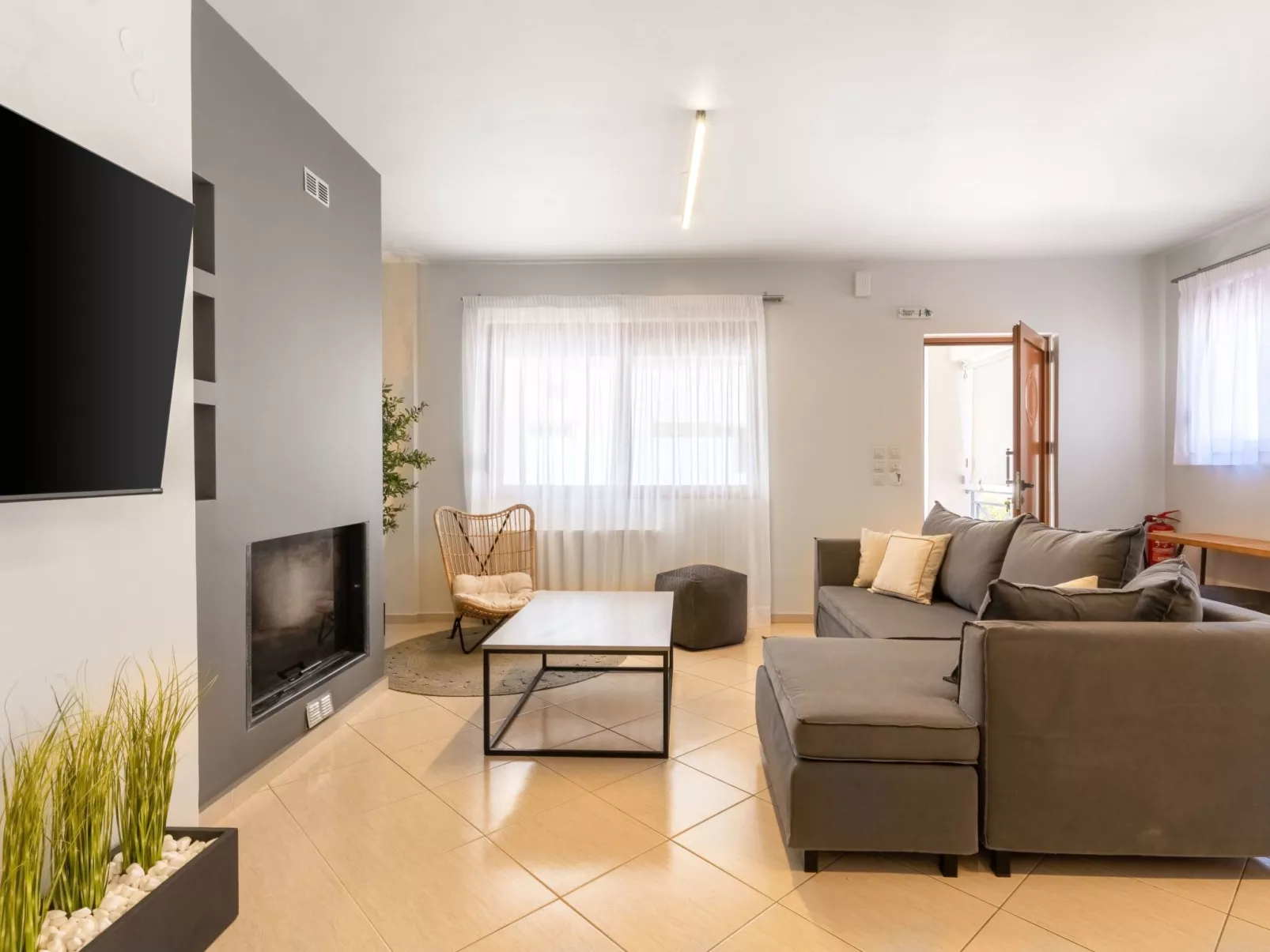 3-Schlafzimmer-Villa mit privatem Pool und Ladegerät für Elektroautos-Binnen