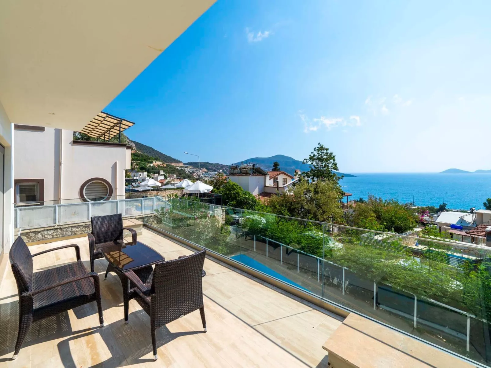 Exklusive Villa mit Infinitypool