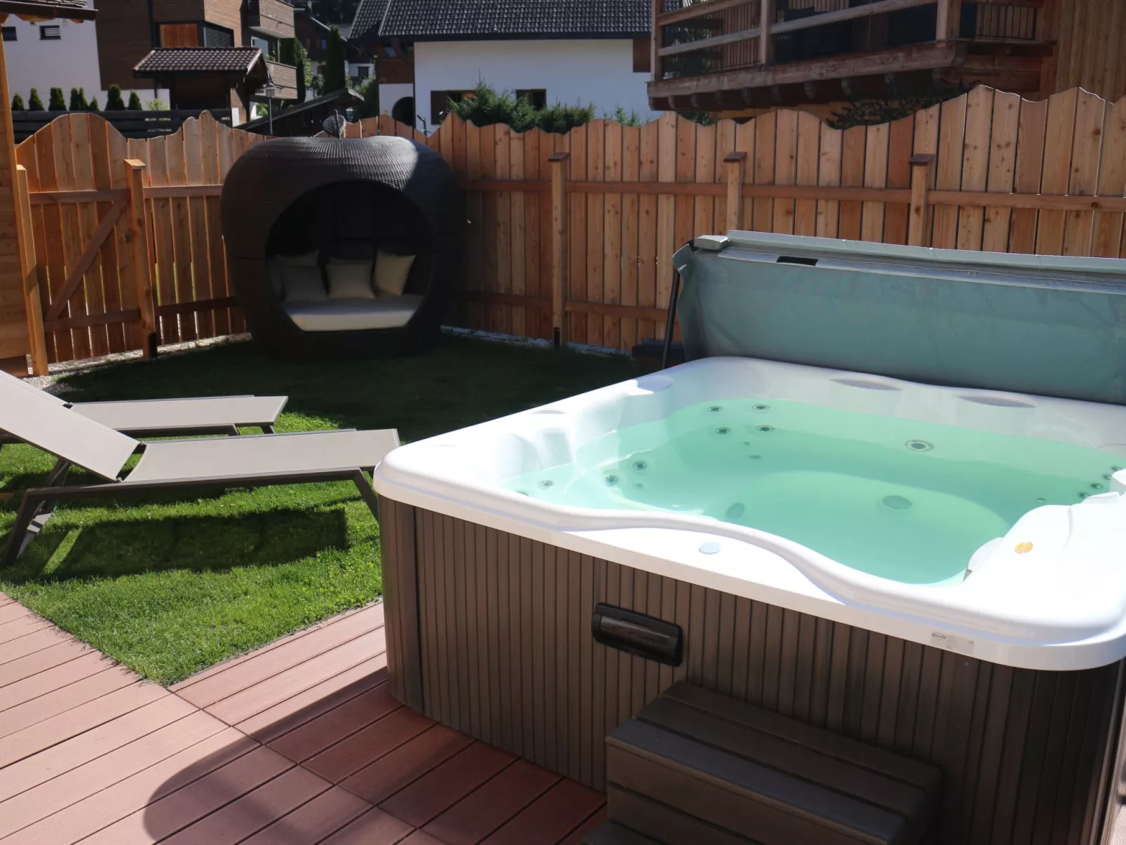 Für vier Personen im Erdgeschoss mit kleinem privatem Garten