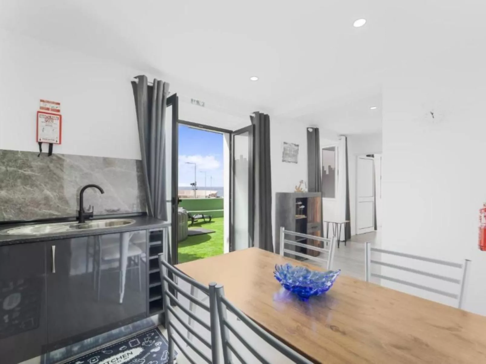 "Telvina House" mit eigenem Garten-Image-tags.info