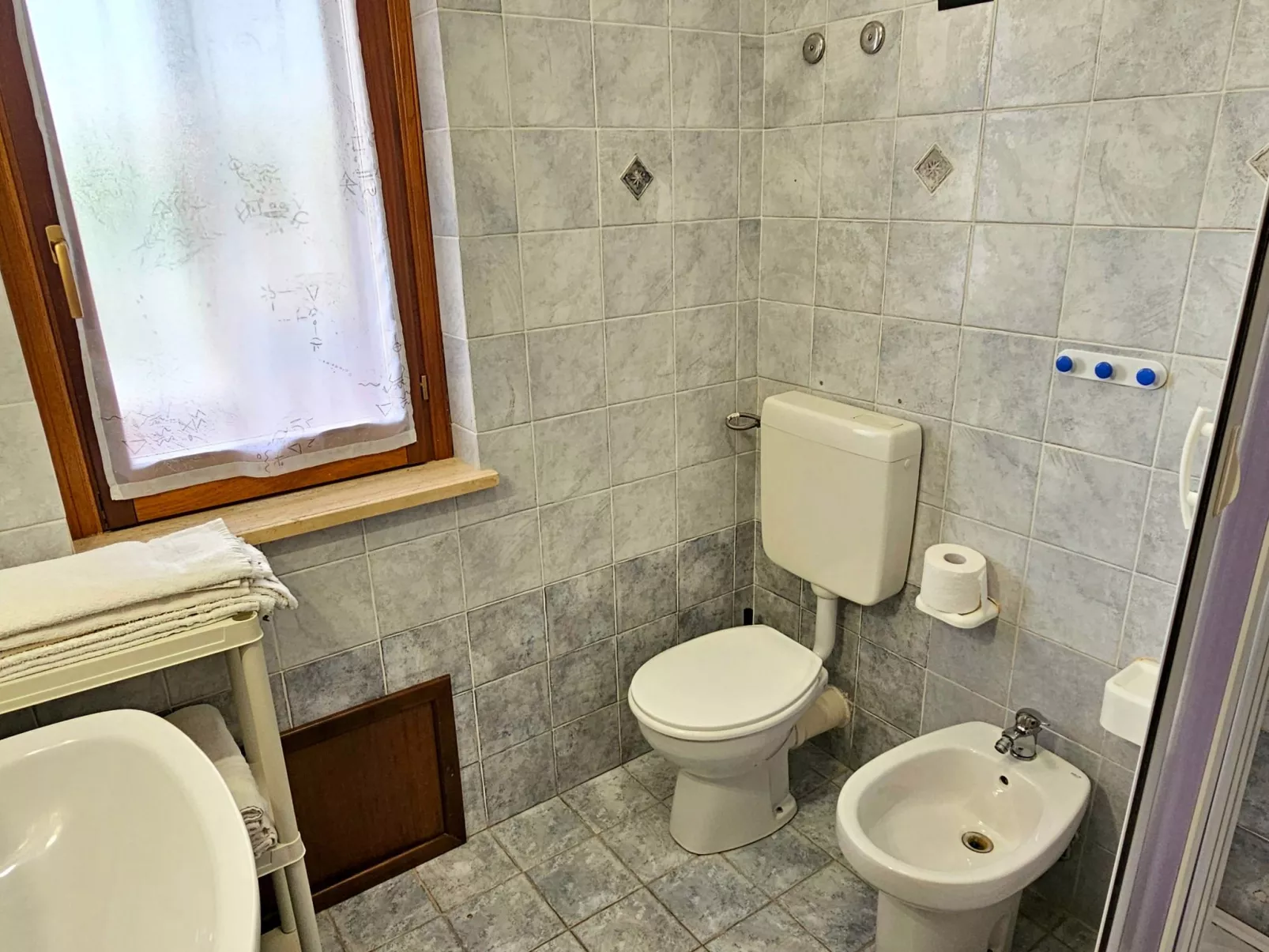 Helle mediterrane Villa mit Veranda und Garten