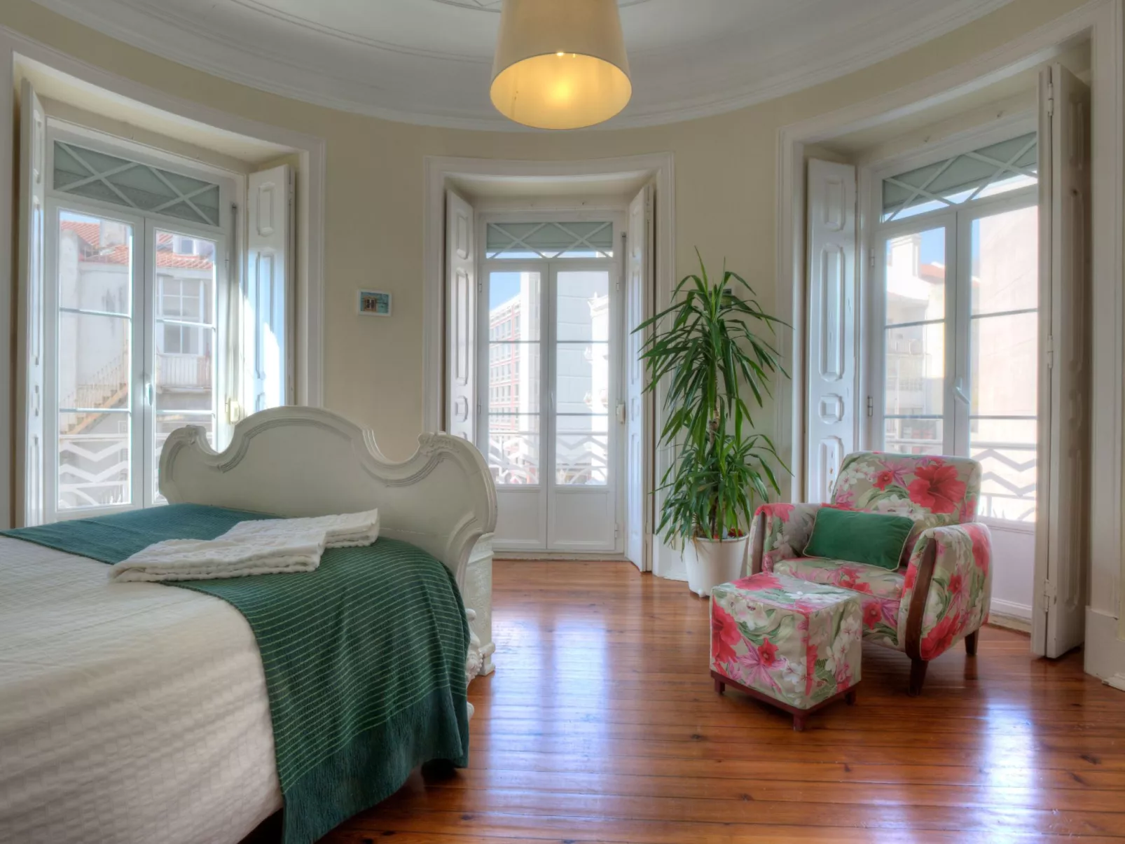 Großzügige Wohnung für 17 Personen in Lissabon-Image-tags.info