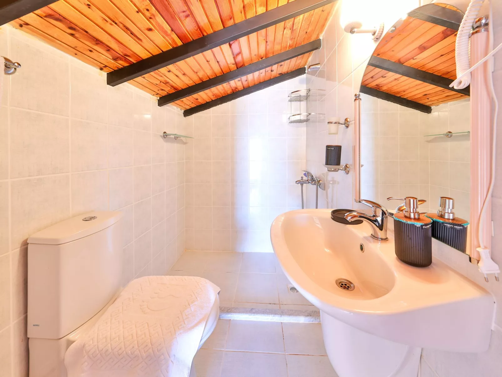 Villa mit Meerblick und privatem Pool-Binnen