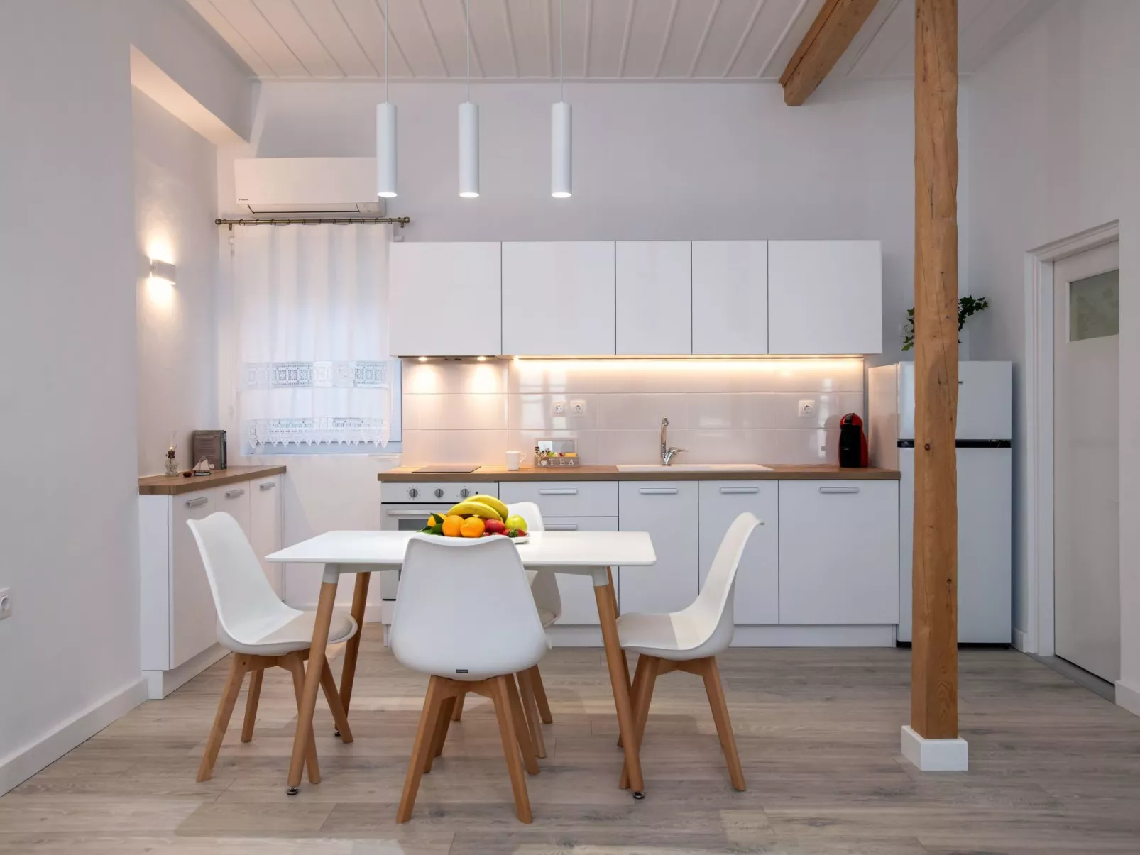 Studio mit atemberaubendem Blick auf das Meer