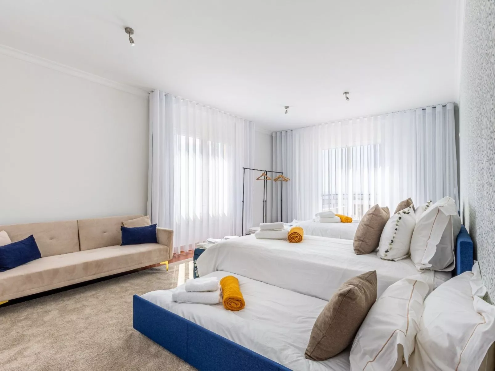 Luxuriöses Escape Village Calheta mit beheiztem Pool