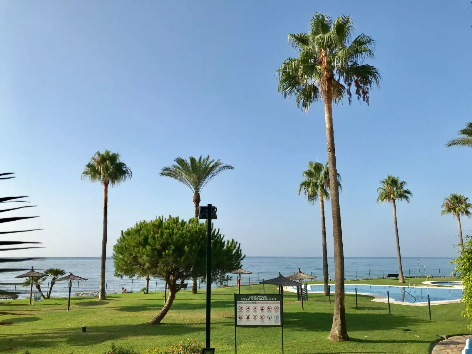 "Mi Capricho".-Buiten