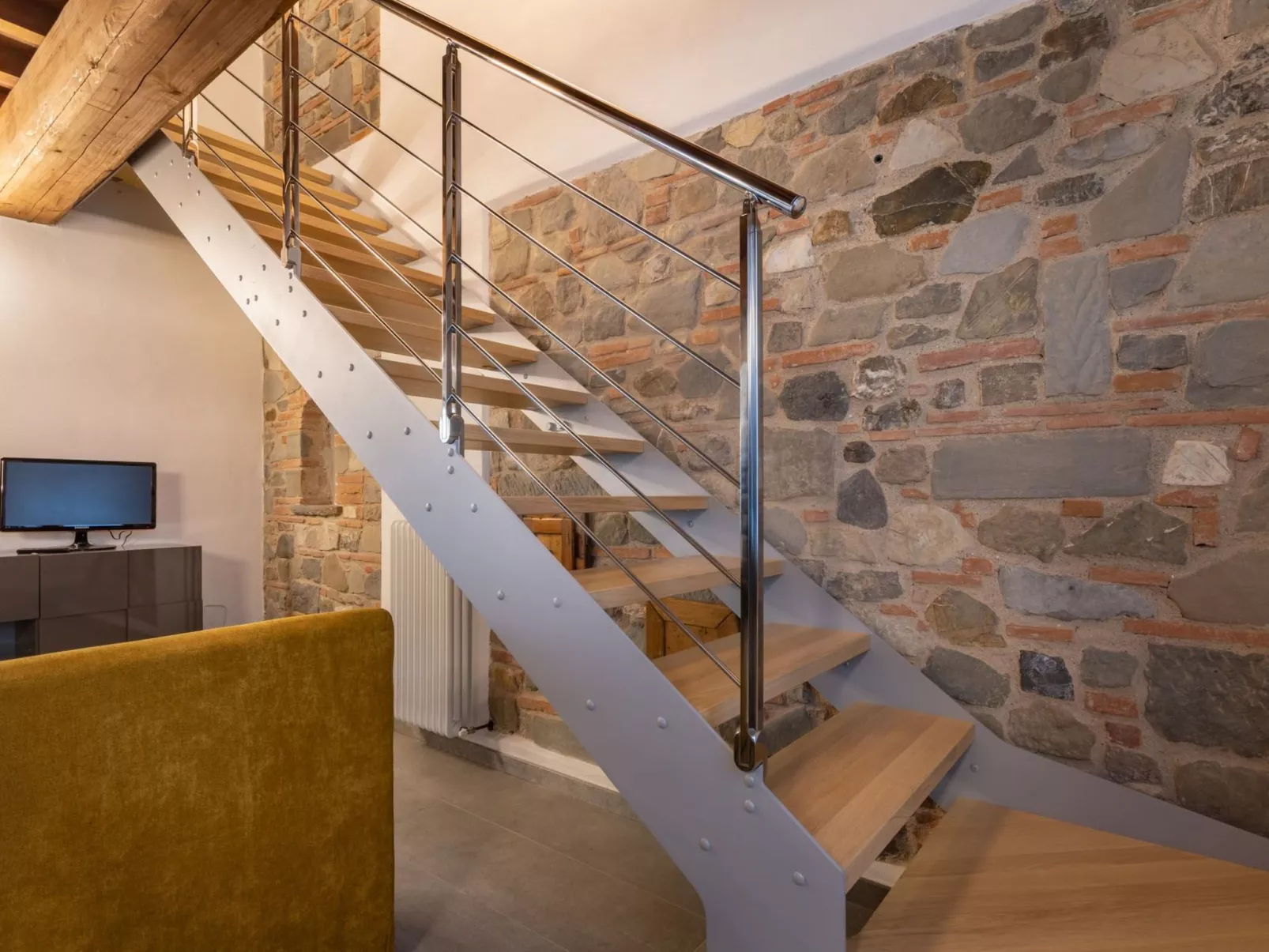 Modernes Haus mit Garten und privatem Parkplatz