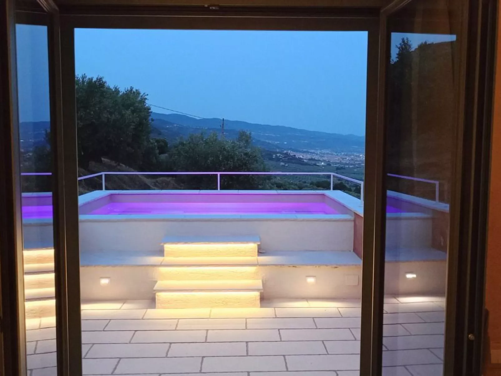 Villa mit Whirlpool, nur 6 km vom Strand entfernt