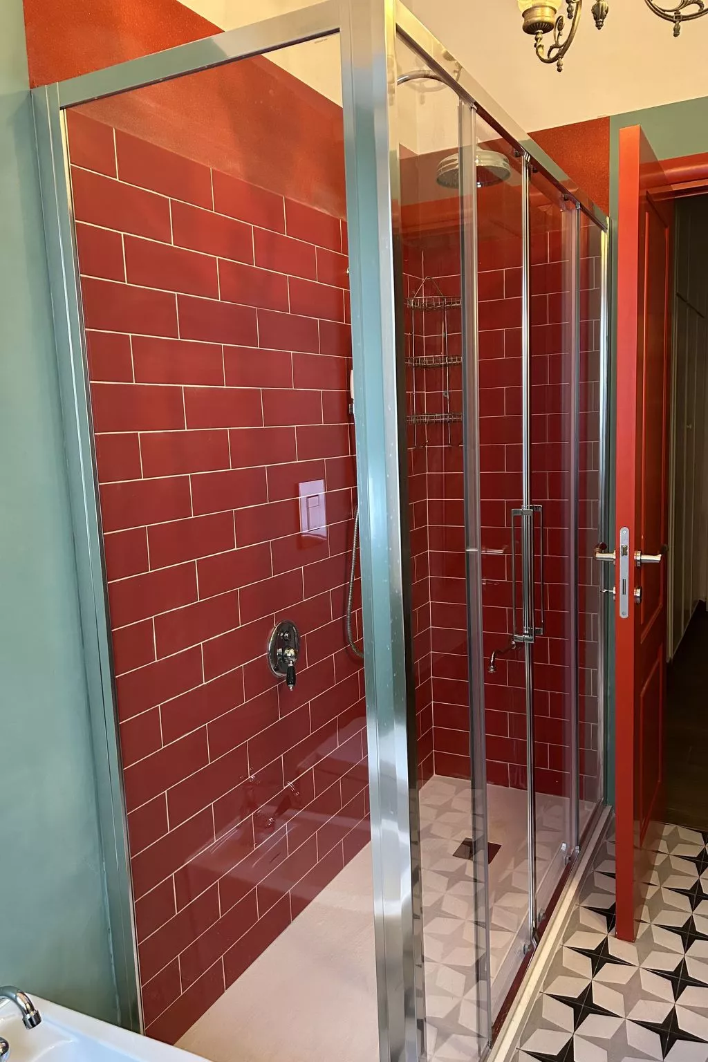 Wohnung mit großer Terrasse-Binnen