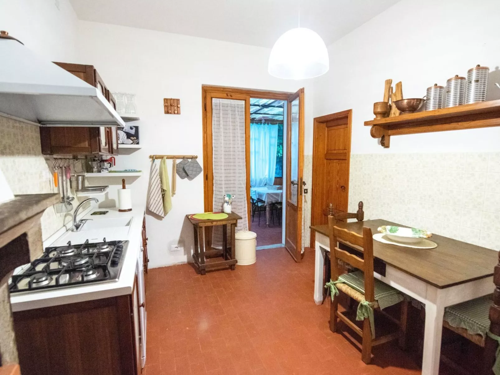 Haus inmitten der Natur mit Schwimmbad