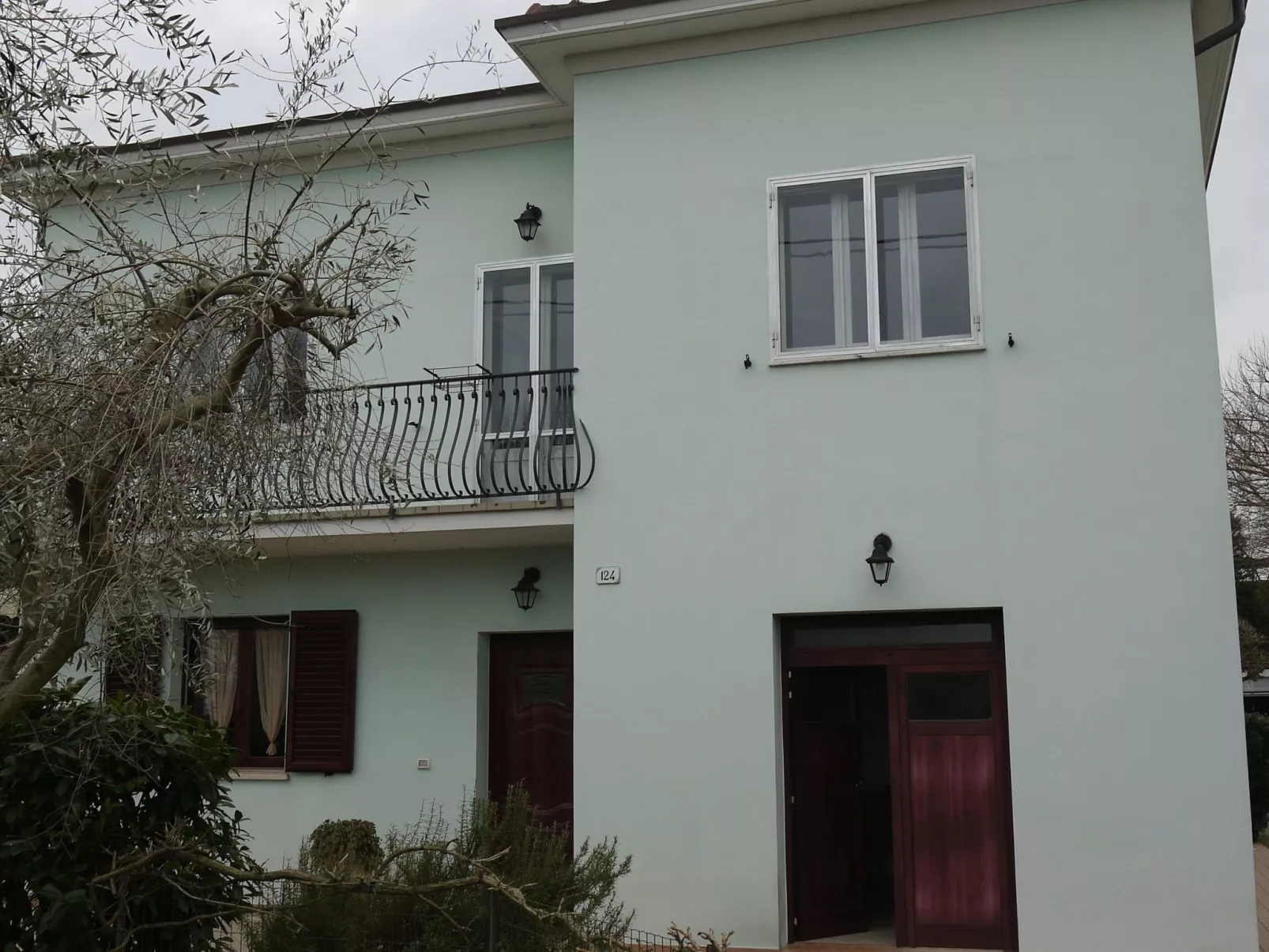 Wohnung mit Privatparkplatz-Buiten