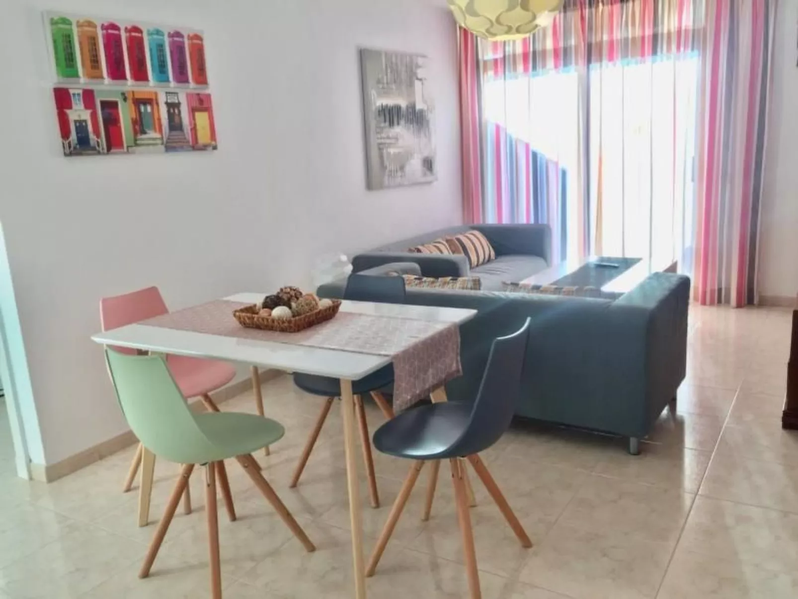 Schöne Wohnung mit Sonnenterrasse und Meerblick