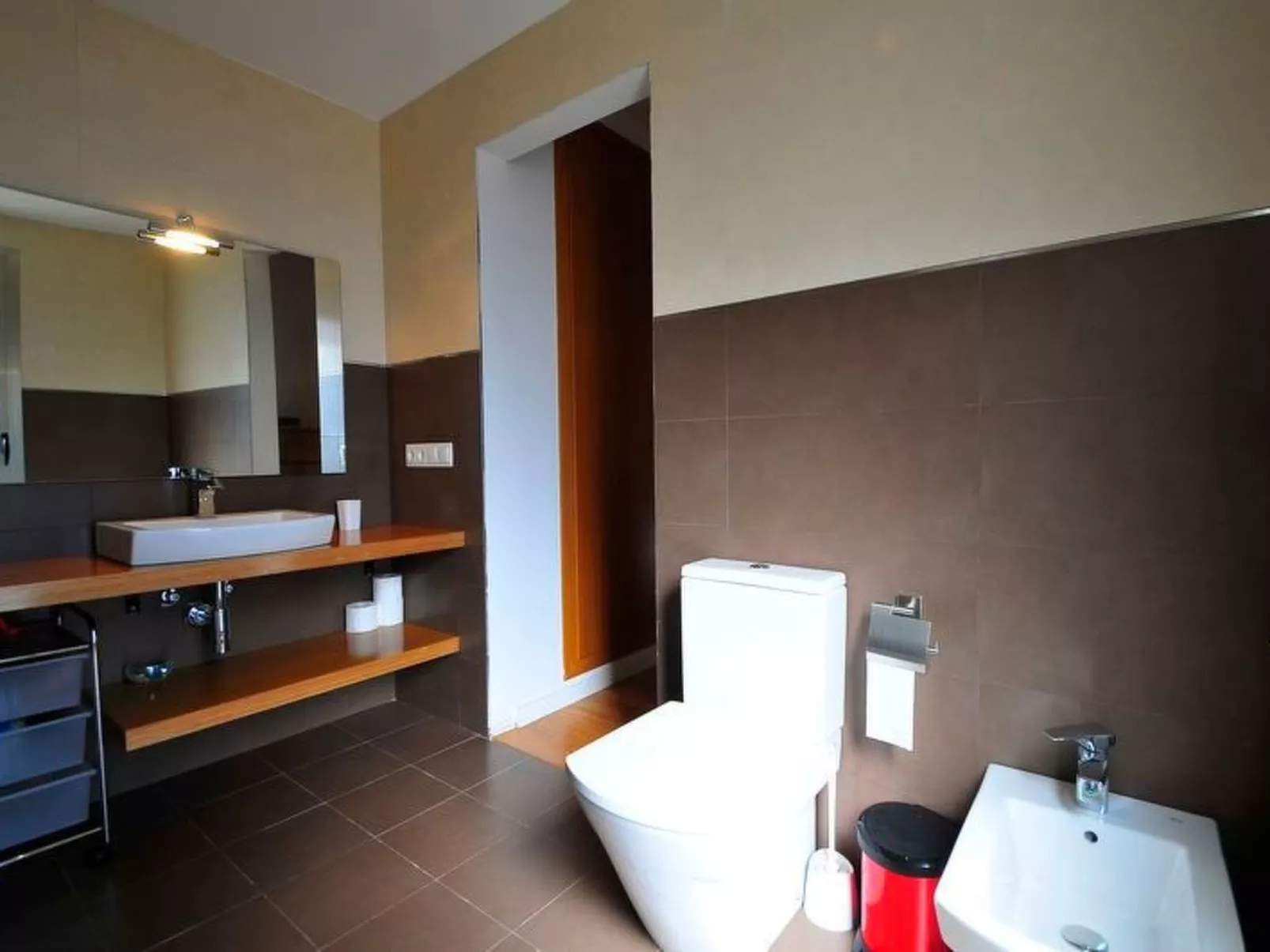 Schönes modernes Ferienhaus C84MLL-Image-tags.info