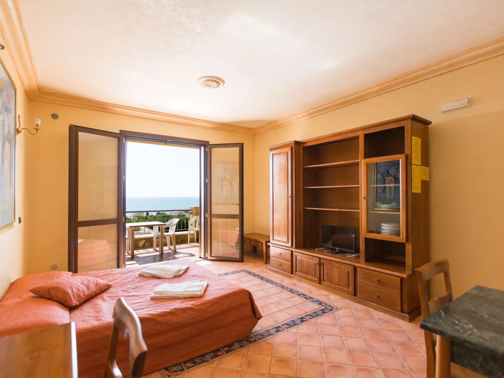 ZWEIZIMMERWOHNUNG 5 PLÄTZE