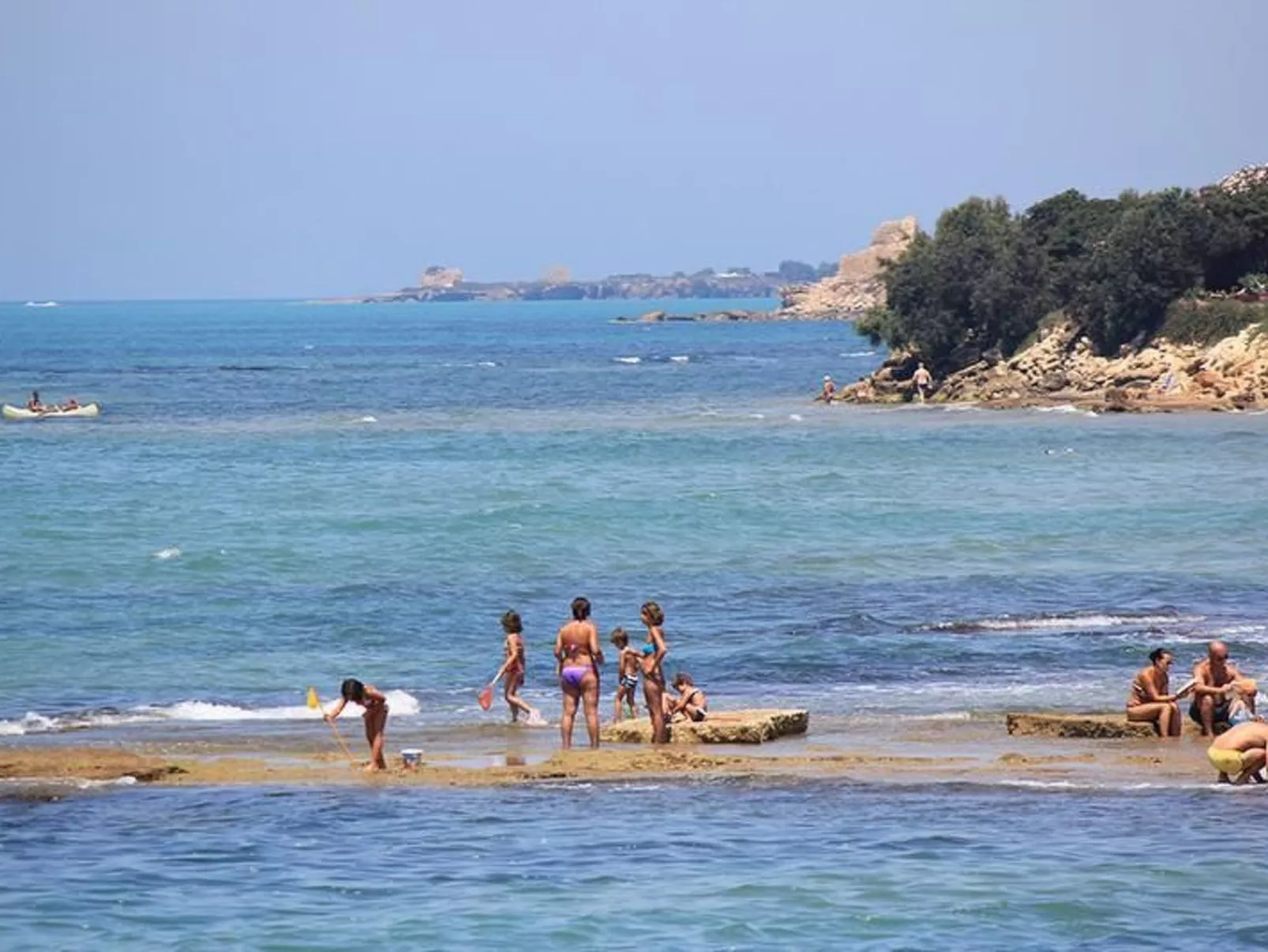 Agamennone, Wohnung 20 Meter vom Meer entfernt mit einer möblierten Terrasse.