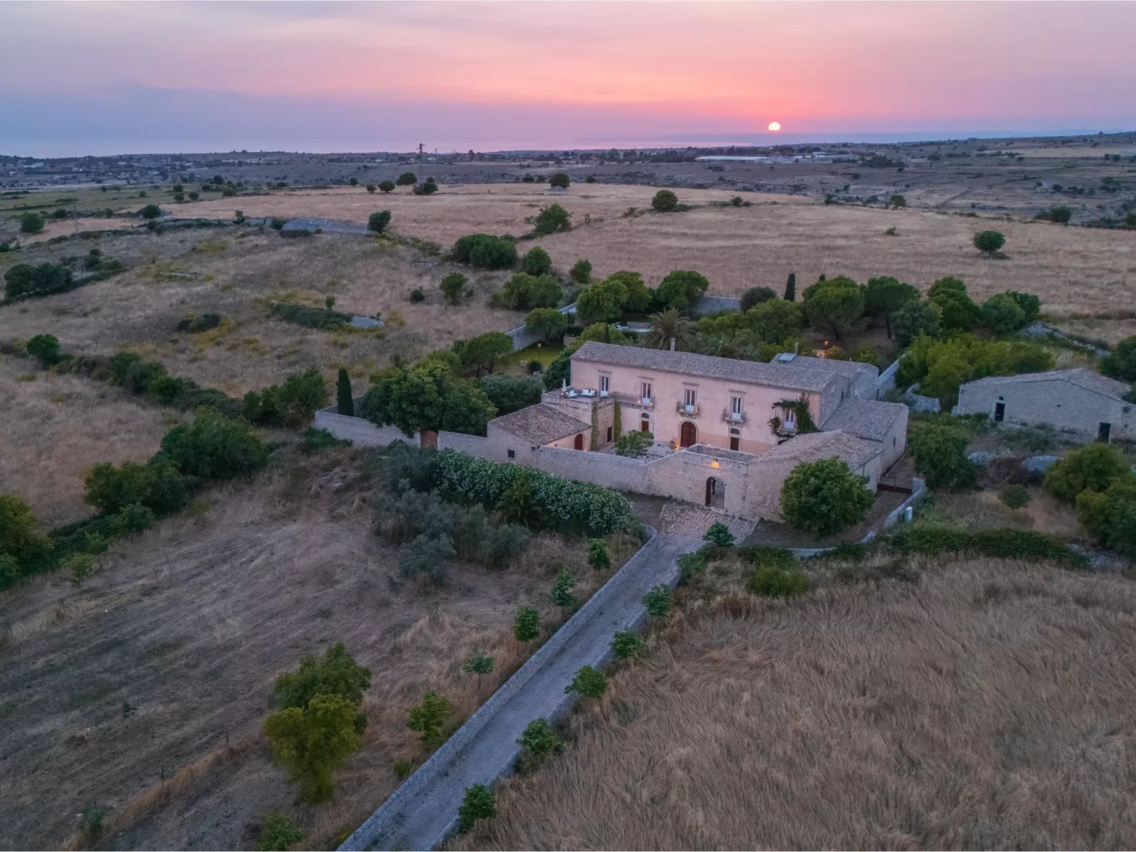 Scifazzo, typisch sizilianische Villa mit Swimmingpool-Image-tags.info