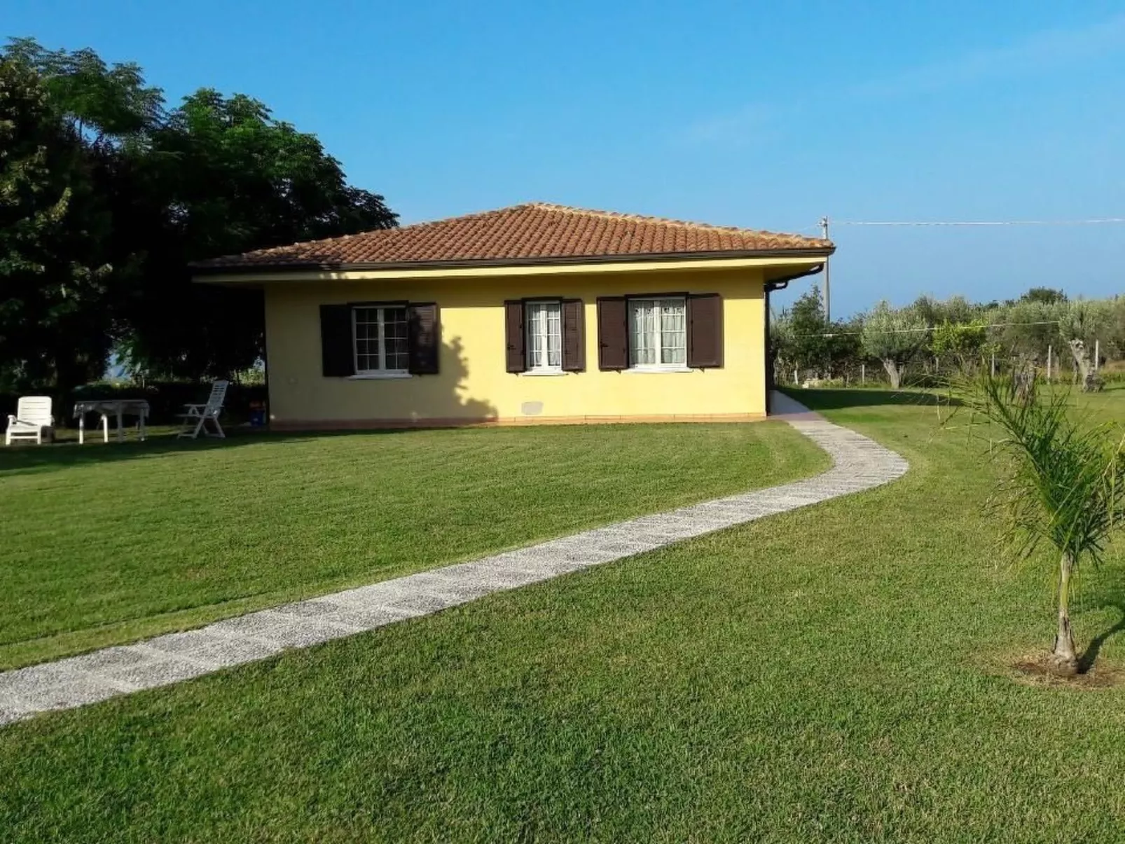 Villa im Grünen mit Schwimmbad und Meerblick-Image-tags.info