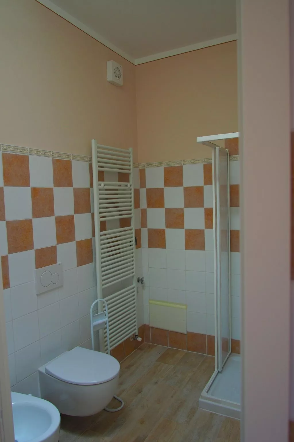 Wohnung in Verduno mit Garten