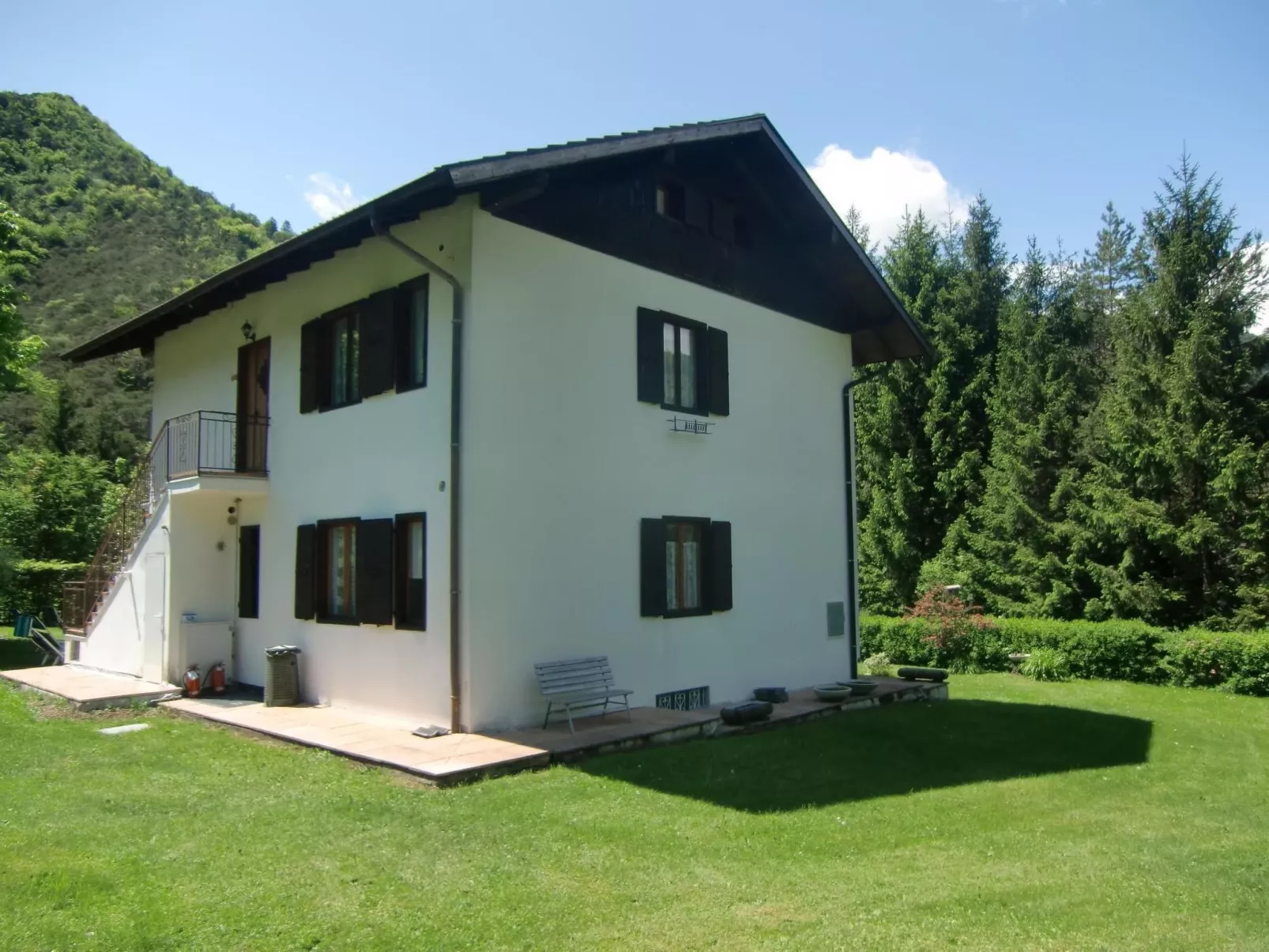 Sehr geräumige Wohnung inmitten der Natur