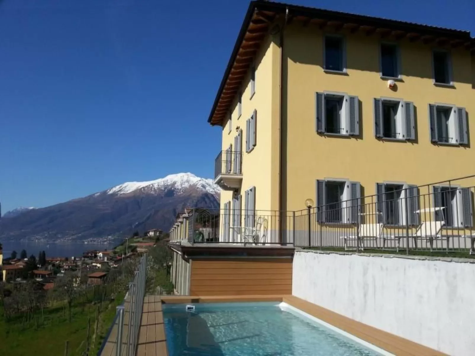 Ferienvilla 'Perla del Lago' mit privatem Pool-Buiten