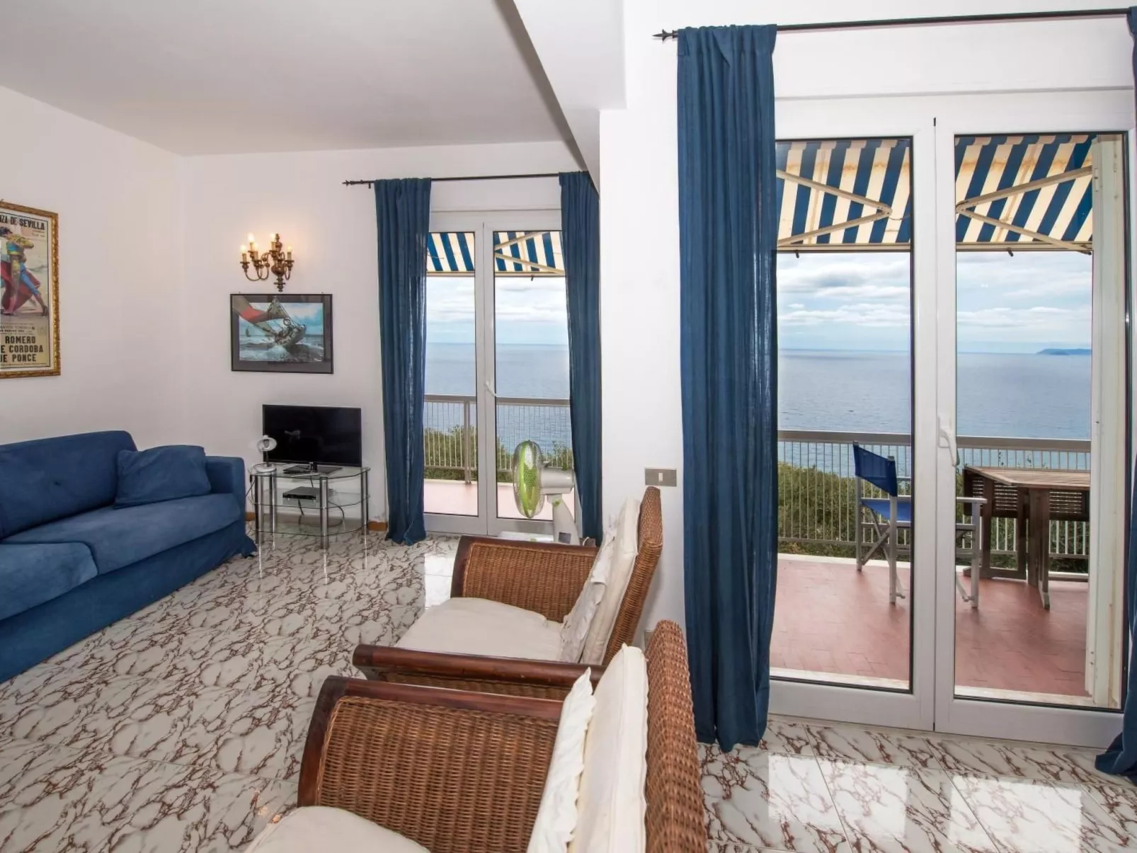 Wohnung mit Parkplatz und Panoramablick-Binnen