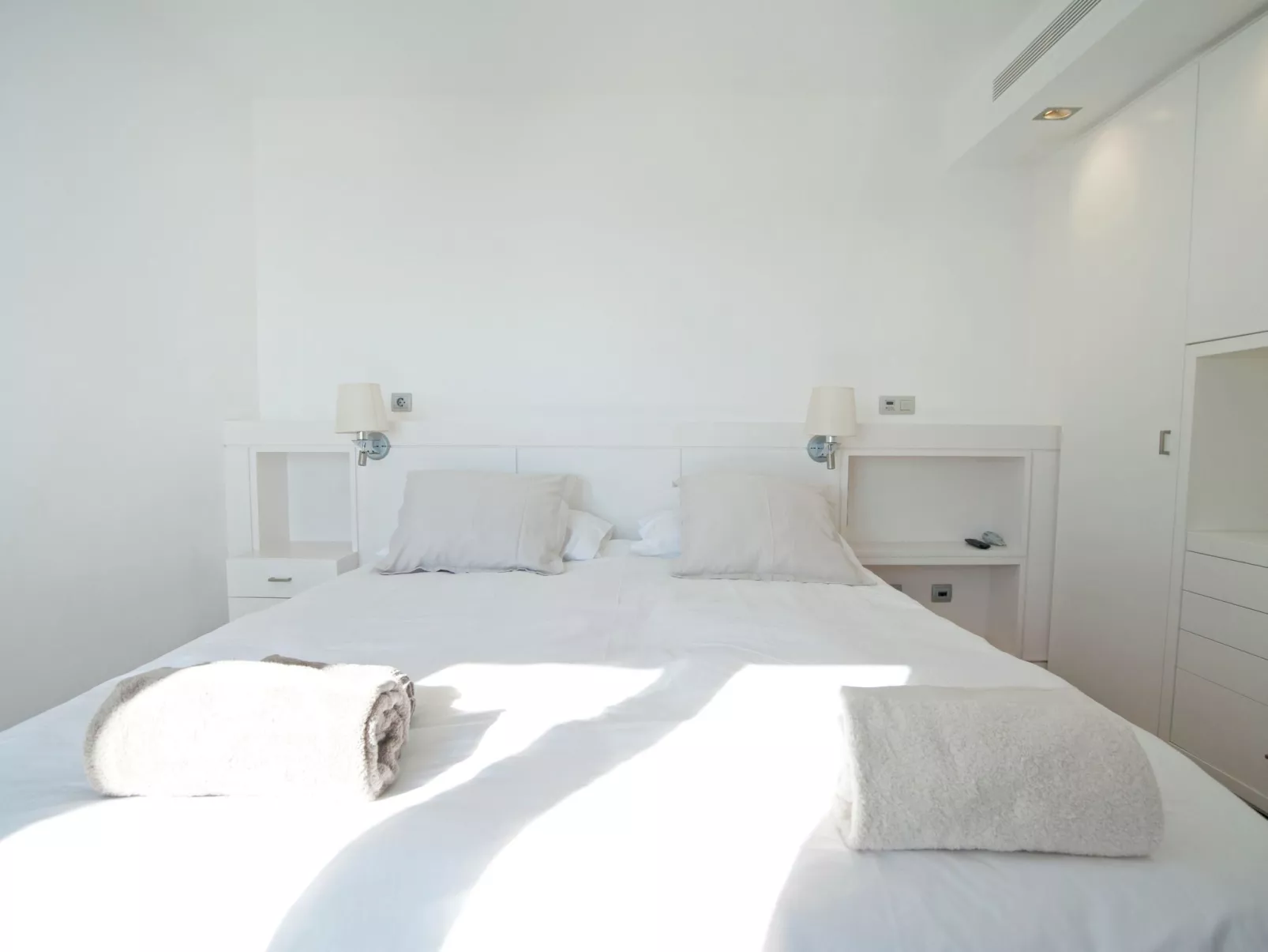 Majestätische Villa mit 5 Schlafzimmern und Pool direkt am Meer-Image-tags.info