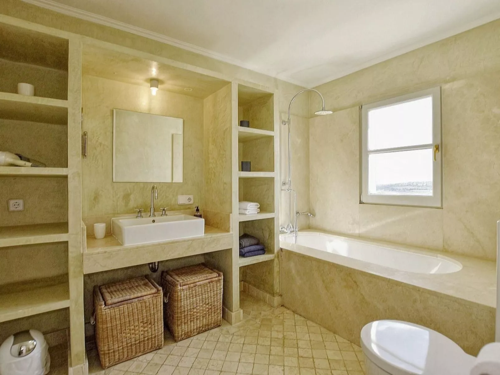 Ibizenkisches Haus mit Pool und Beachvolley-Blick-Binnen