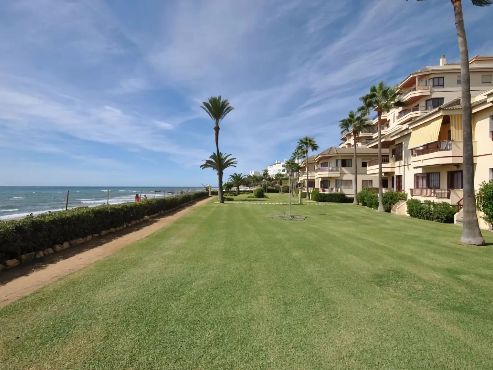 Tolle Ferienwohnung in Las Lagunas De Mijas mit Garten, gemeinschaftlichem Pool