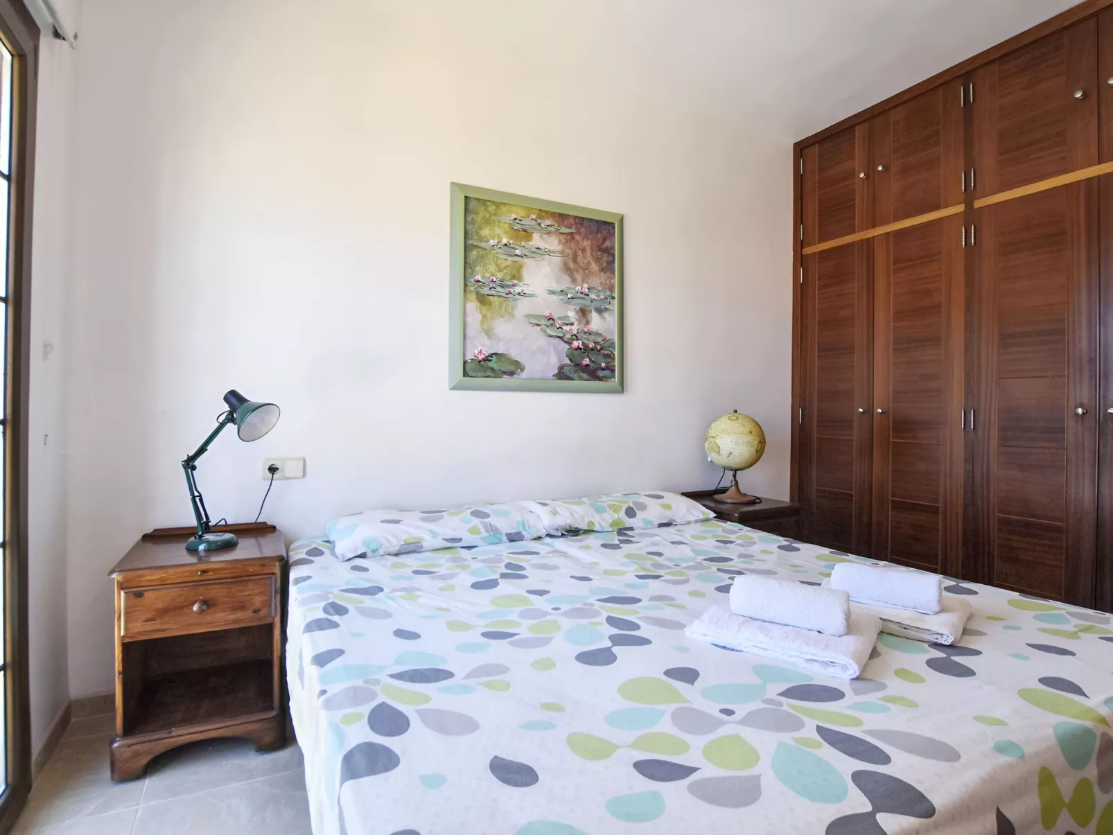 Schöne Villa mit Pool in der Nähe des Strandes-Binnen