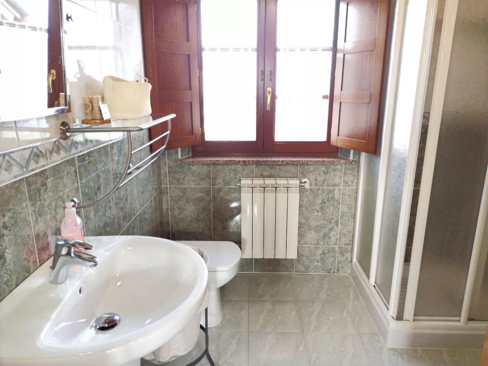 Unterkunft mit Aussicht in "Apartamentos Navalin".