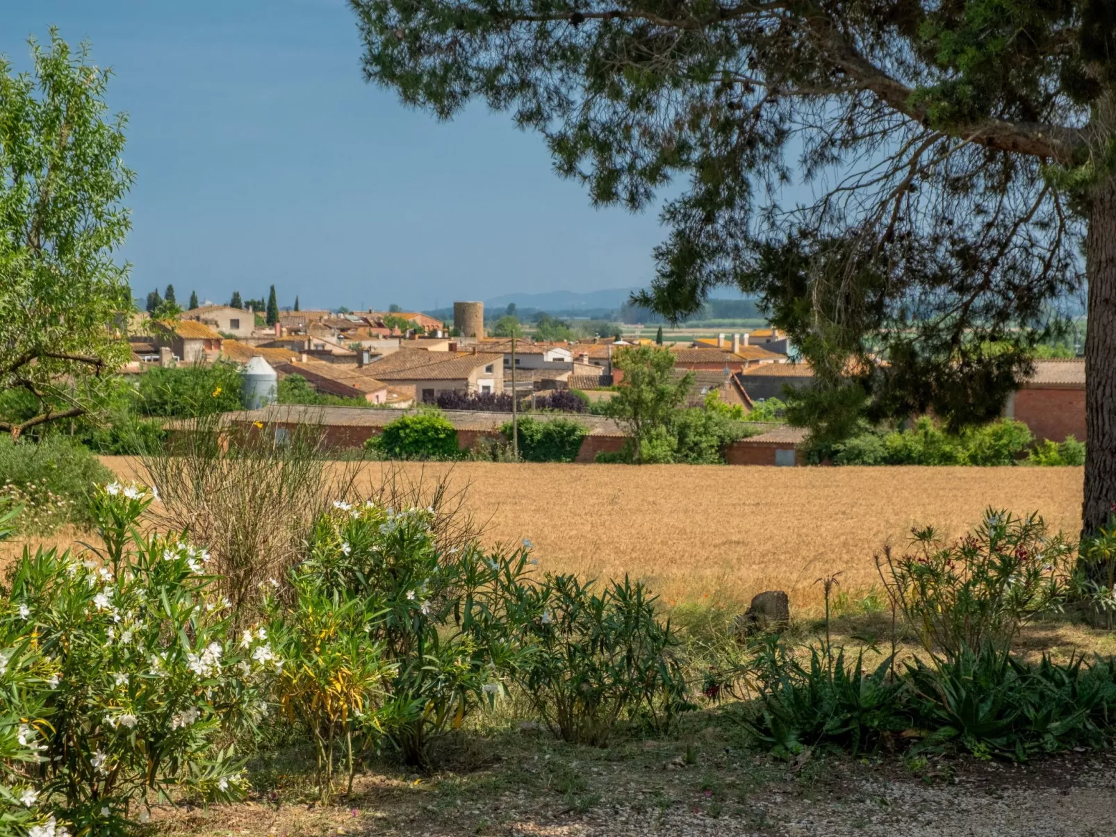 Costabravaforrent La Tallada, mit privatem Pool-Image-tags.info