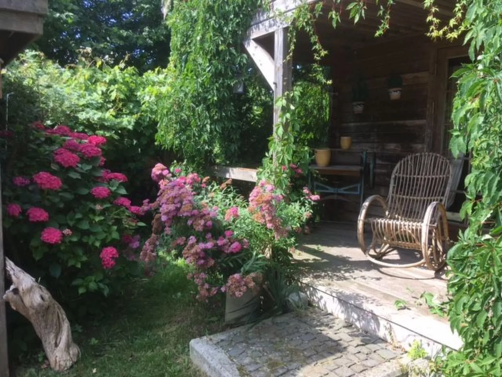 Modernisierte Ferienwohnung mit Balkon
