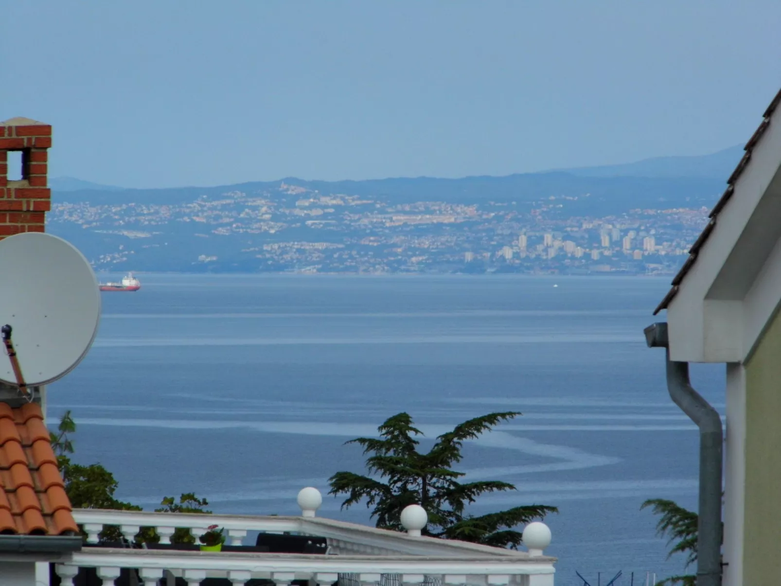 Schöne, geräumige Wohnung in der ersten Etage