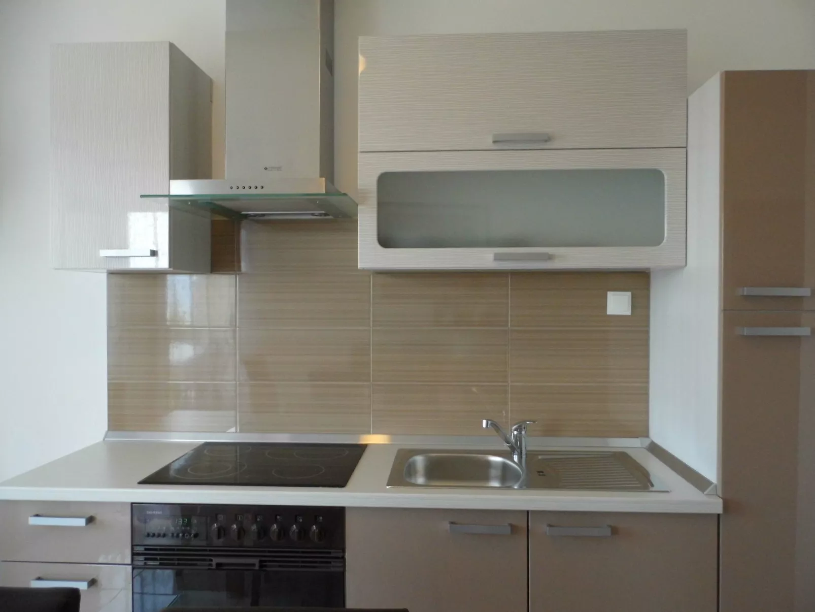 Schöne moderne und voll ausgestattete Wohnung.